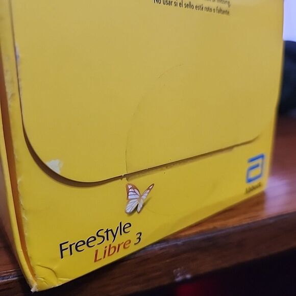 Libre 3 Reader - Reader, Adapter/Charger, Cable, Manual - SEALED, BRAND NEW! - Picture 2 of 4